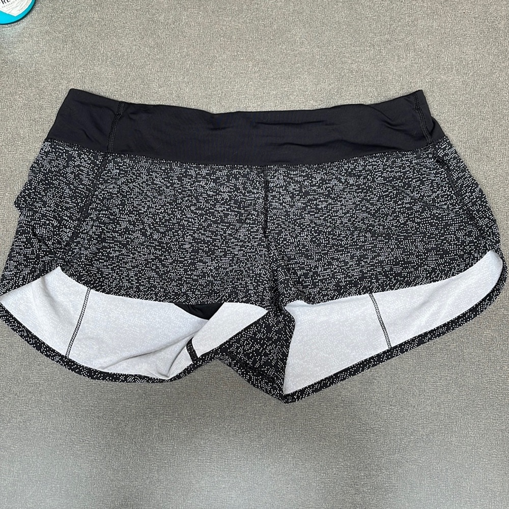 🍋 Lululemon Speed shorts size 8